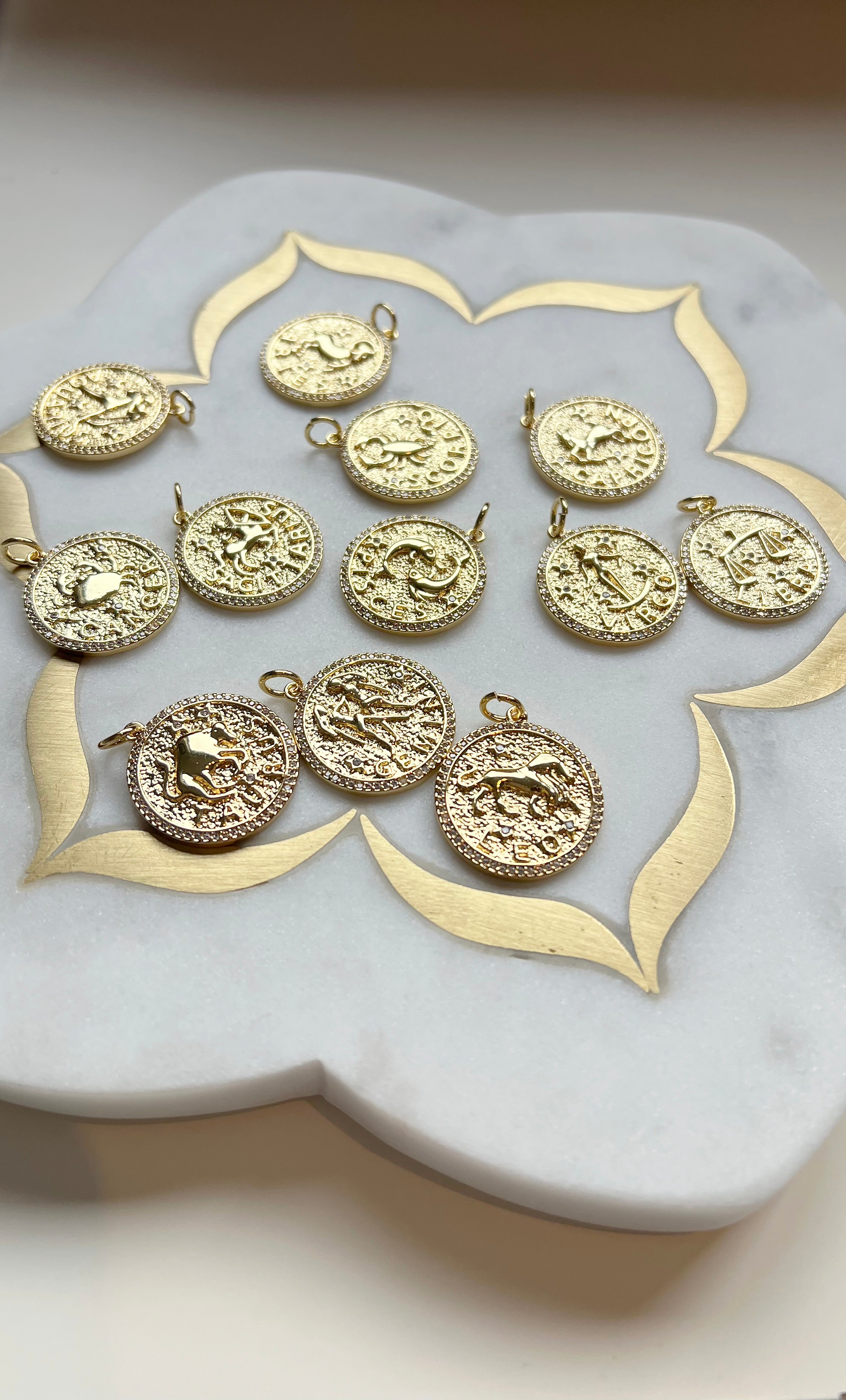 Zodiac Medallion Necklace with Personalised Initial Charm - 14K Gold Fill | Tunik