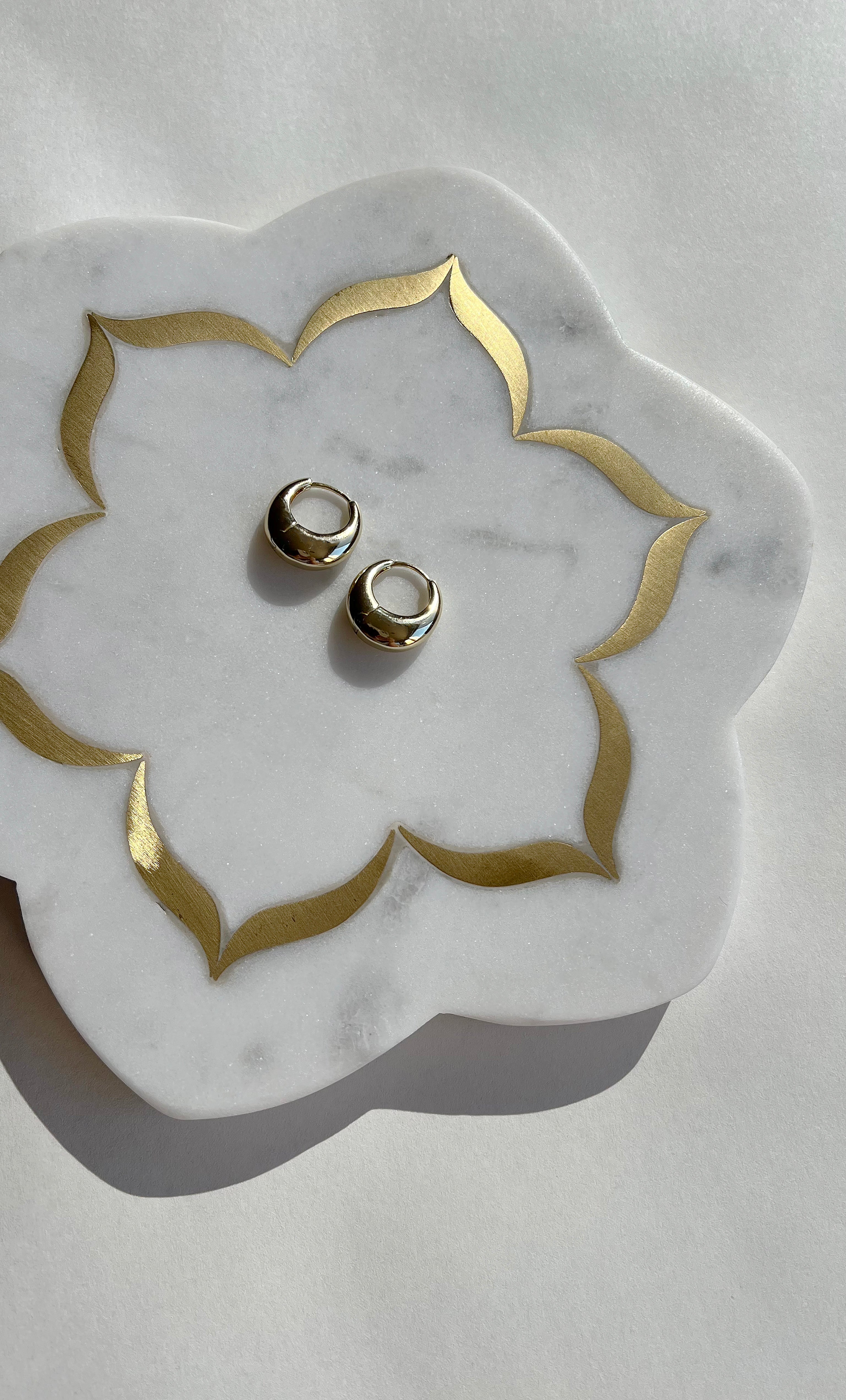 Gold Disk Hoop Earrings – Minimalist 14K Gold Fill | Tunik