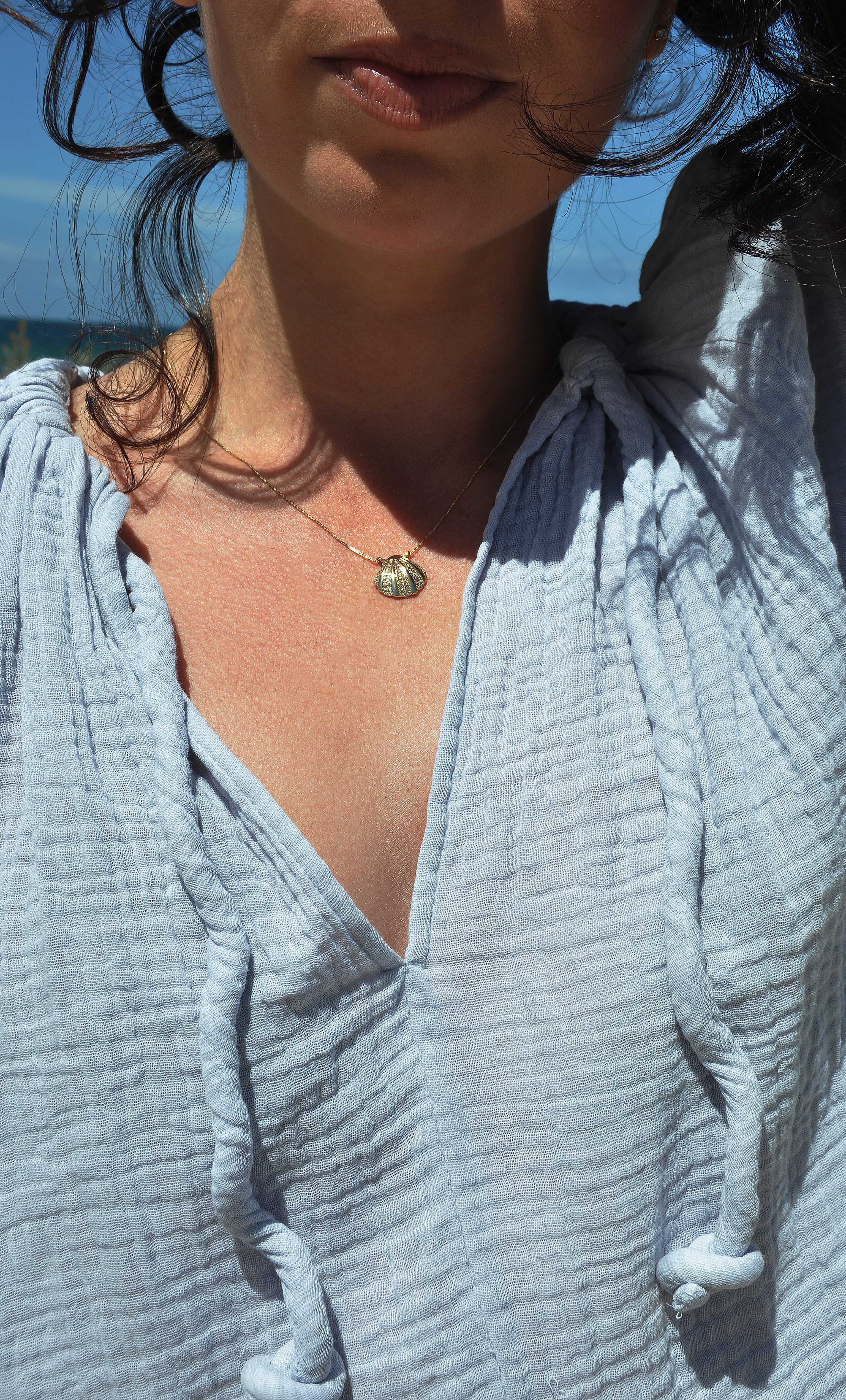 Fine Clam Shell Pendant Necklace 16K Gold Fill | Tunik