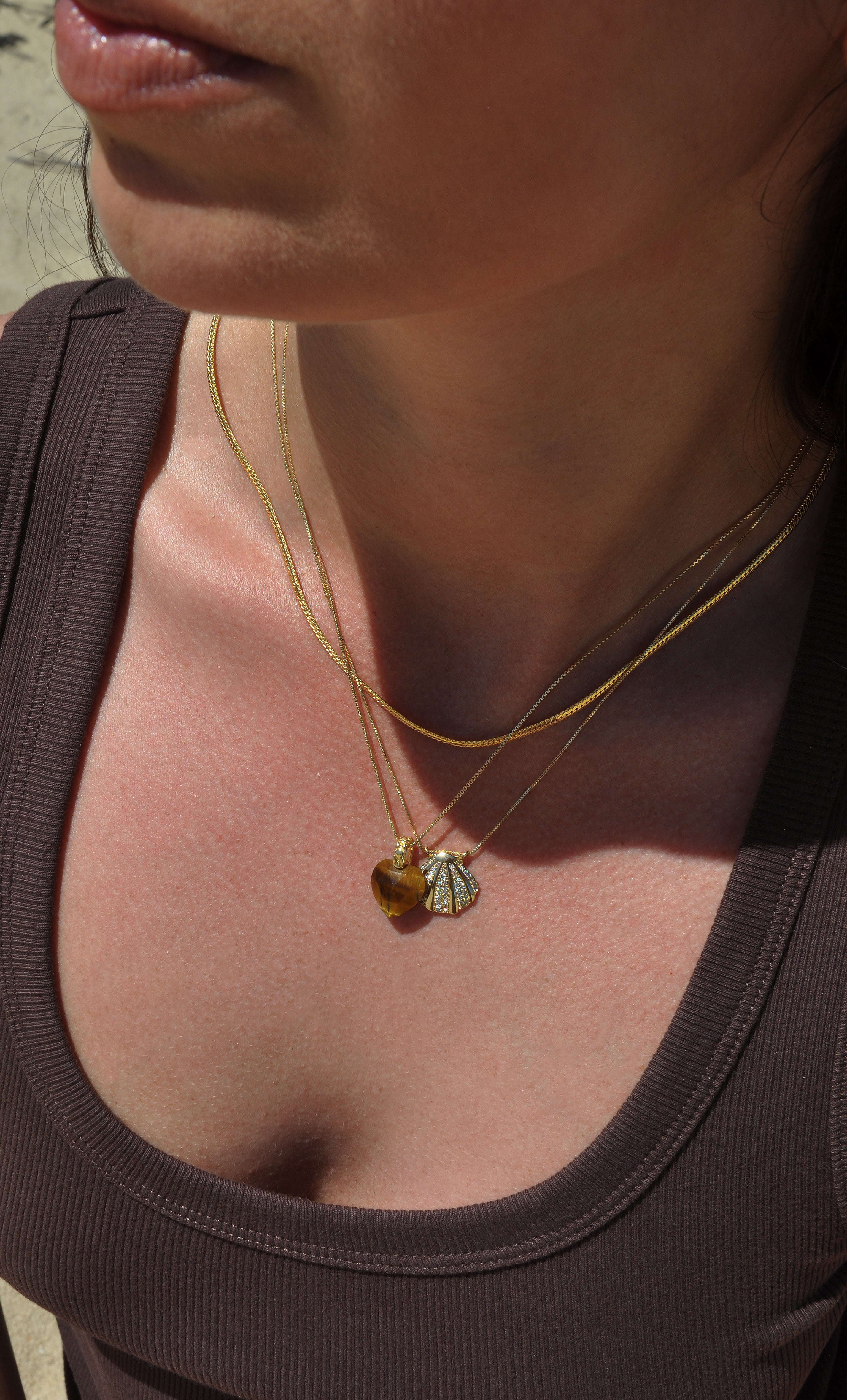 Fine Clam Shell Pendant Necklace 16K Gold Fill | Tunik