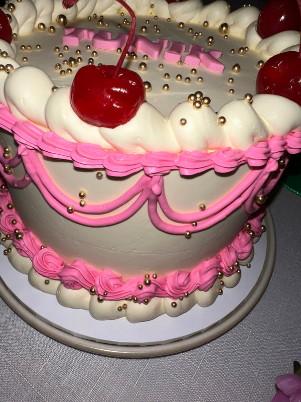 Tunik birthday cake