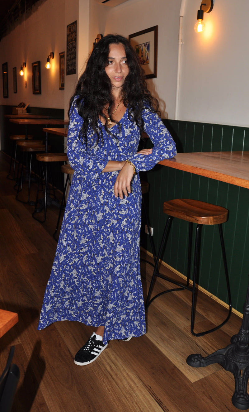 The Tunik Lola maxi dress - Poetic Daisy Cobalt print