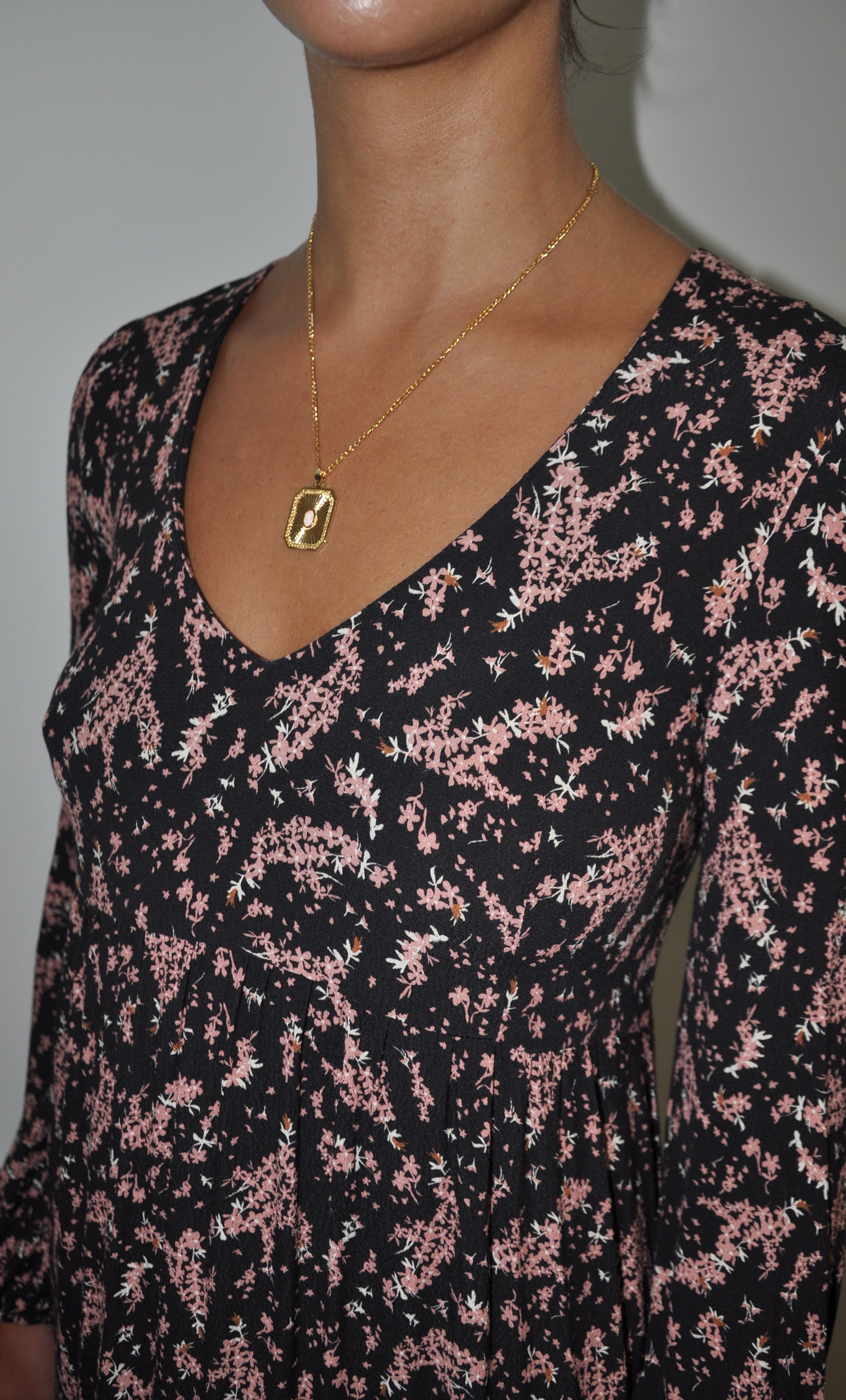 The Tunik Opal Charm Necklace - Tunik